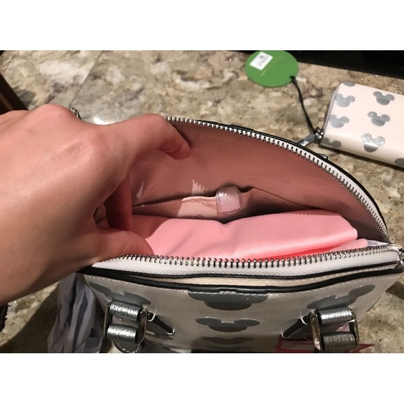 COPY - Mickey Kate spade silver and white large Crossbody bag - Picture 6 of 7